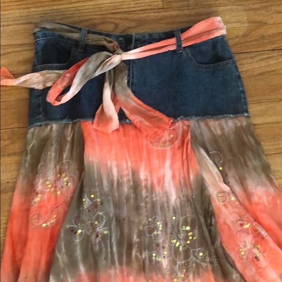 Women’s skirt - Picture 2 of 3